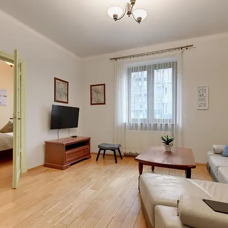 Center 4 - Jacuzzi By Grand شقة غدينيا