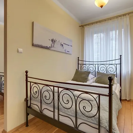 Center 4 - Jacuzzi By Grand شقة *