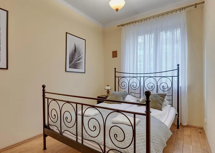 Center 4 - Jacuzzi By Grand *